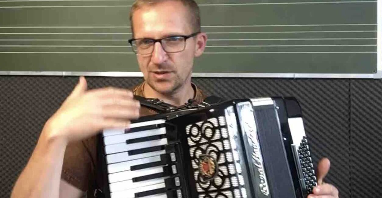 Jak grać na akordeonie